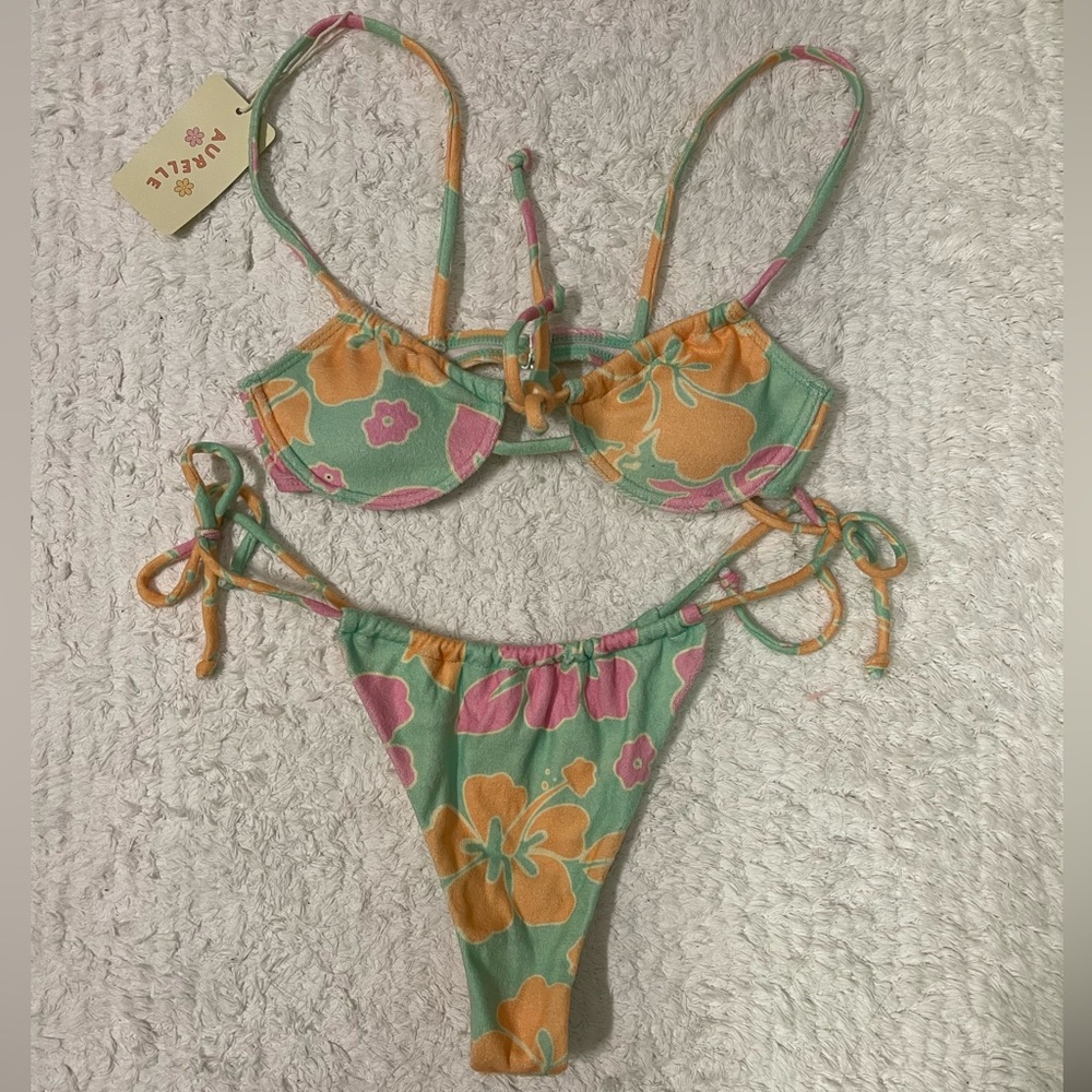 Selling Aurelle bikini - brand new - tags & bottom sticker still attached